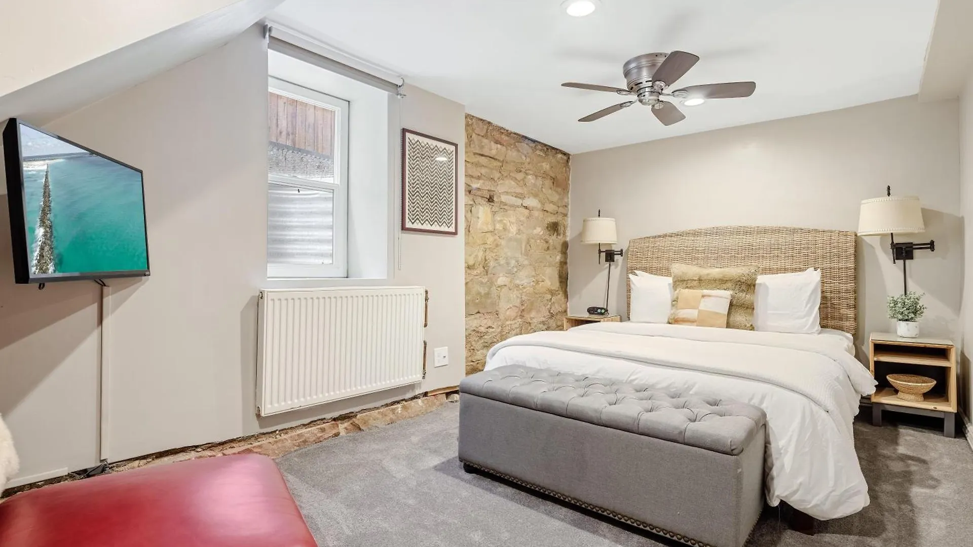 Villa Garden Apartment - Decor Upgrades - Capitol Hill Denver