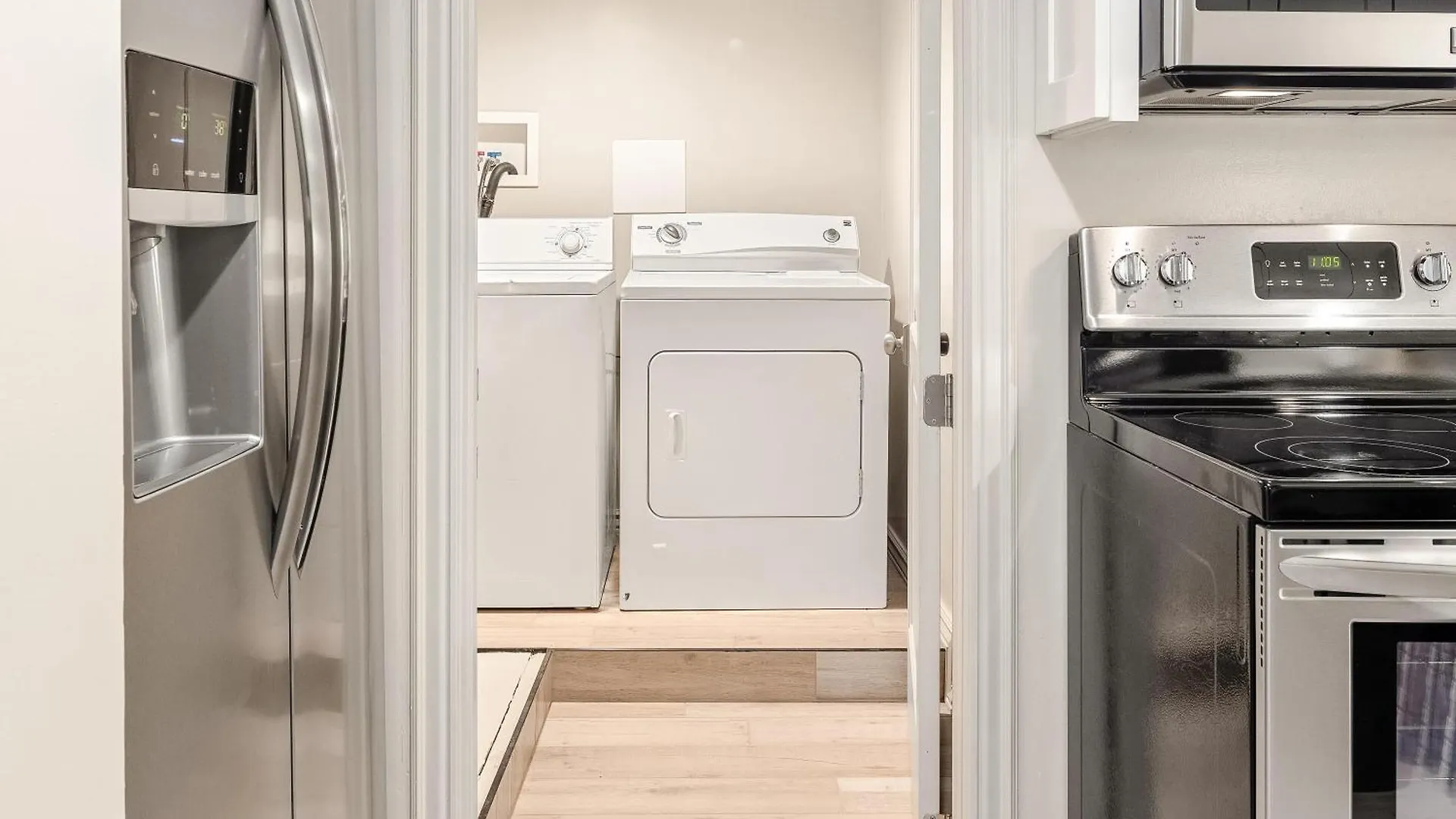 Garden Apartment - Decor Upgrades - Capitol Hill Denver Villa