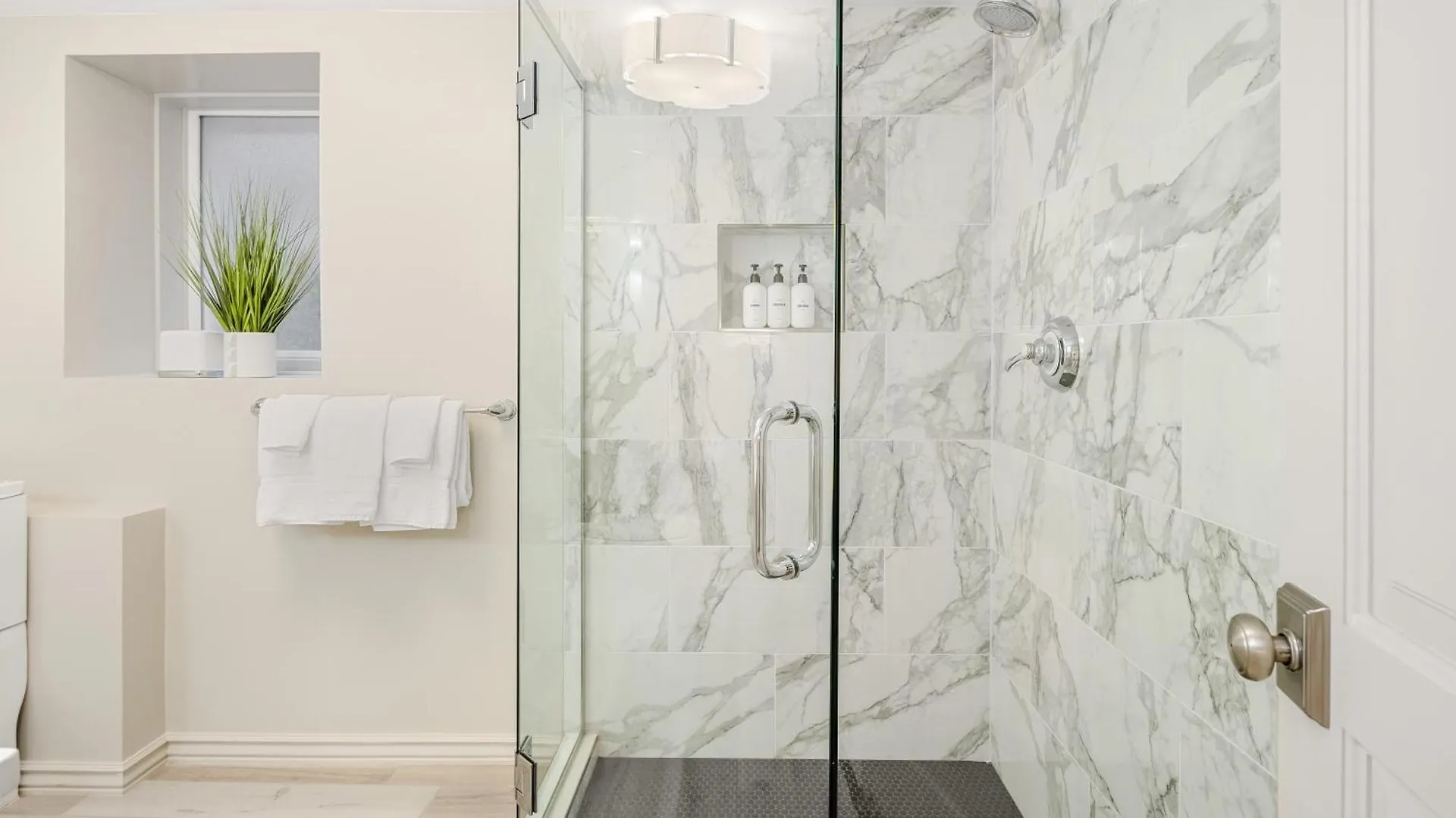 Garden Apartment - Decor Upgrades - Capitol Hill Denver