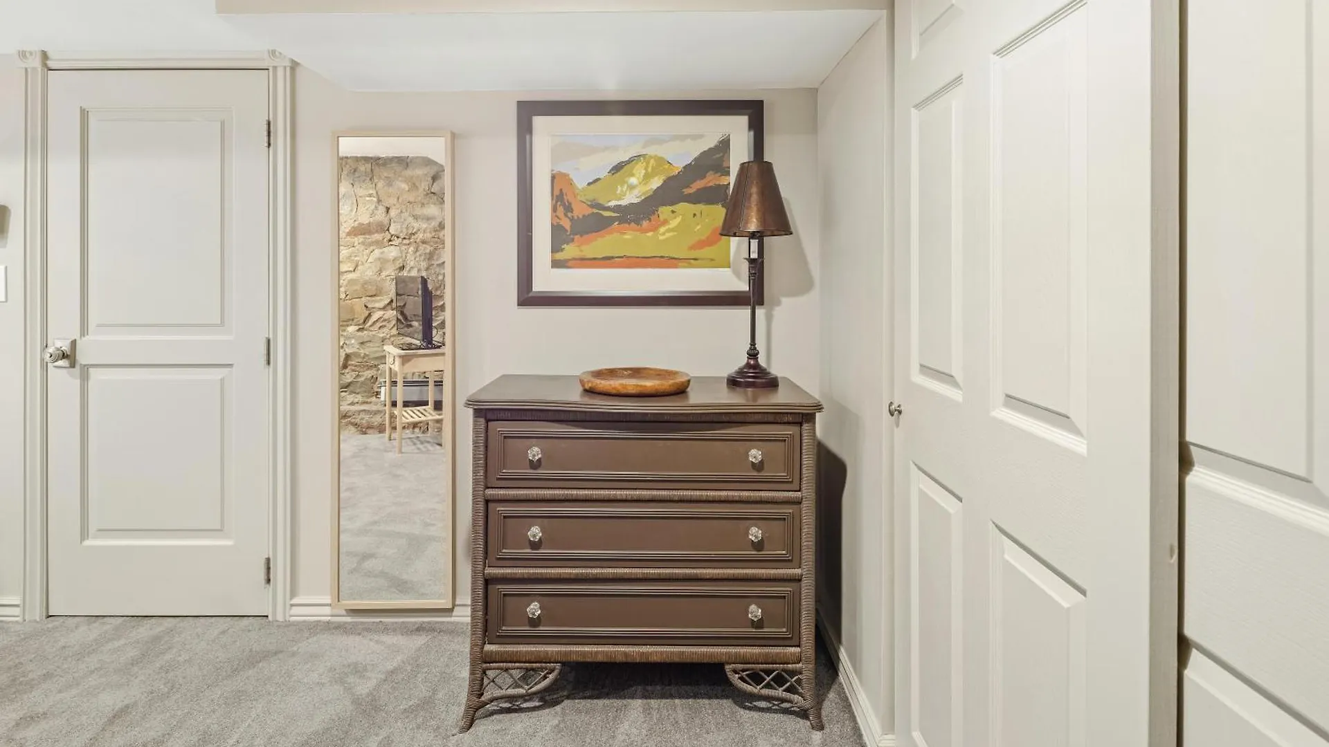Villa Garden Apartment - Decor Upgrades - Capitol Hill Denver United States