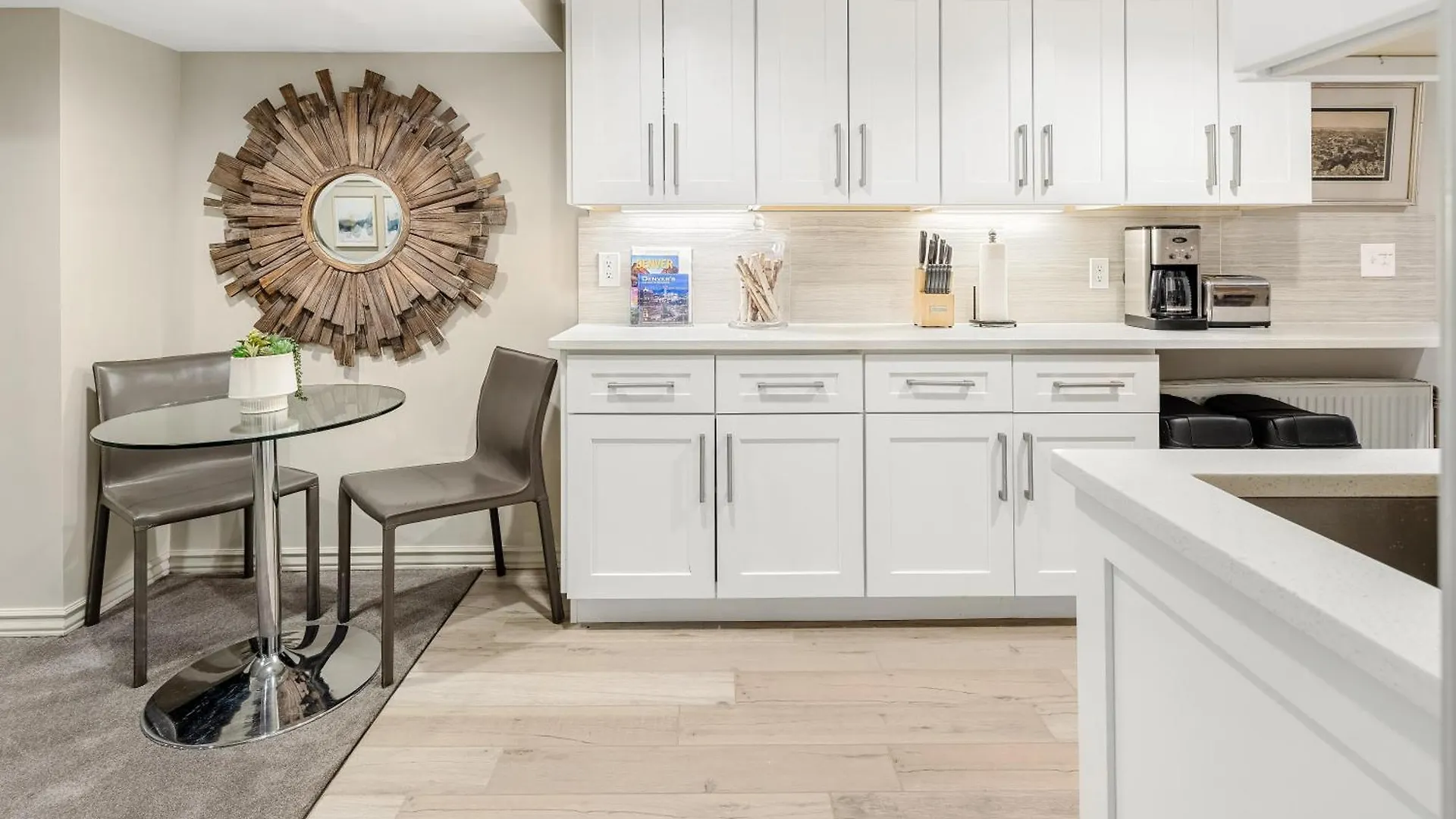 Garden Apartment - Decor Upgrades - Capitol Hill Denver 0*,