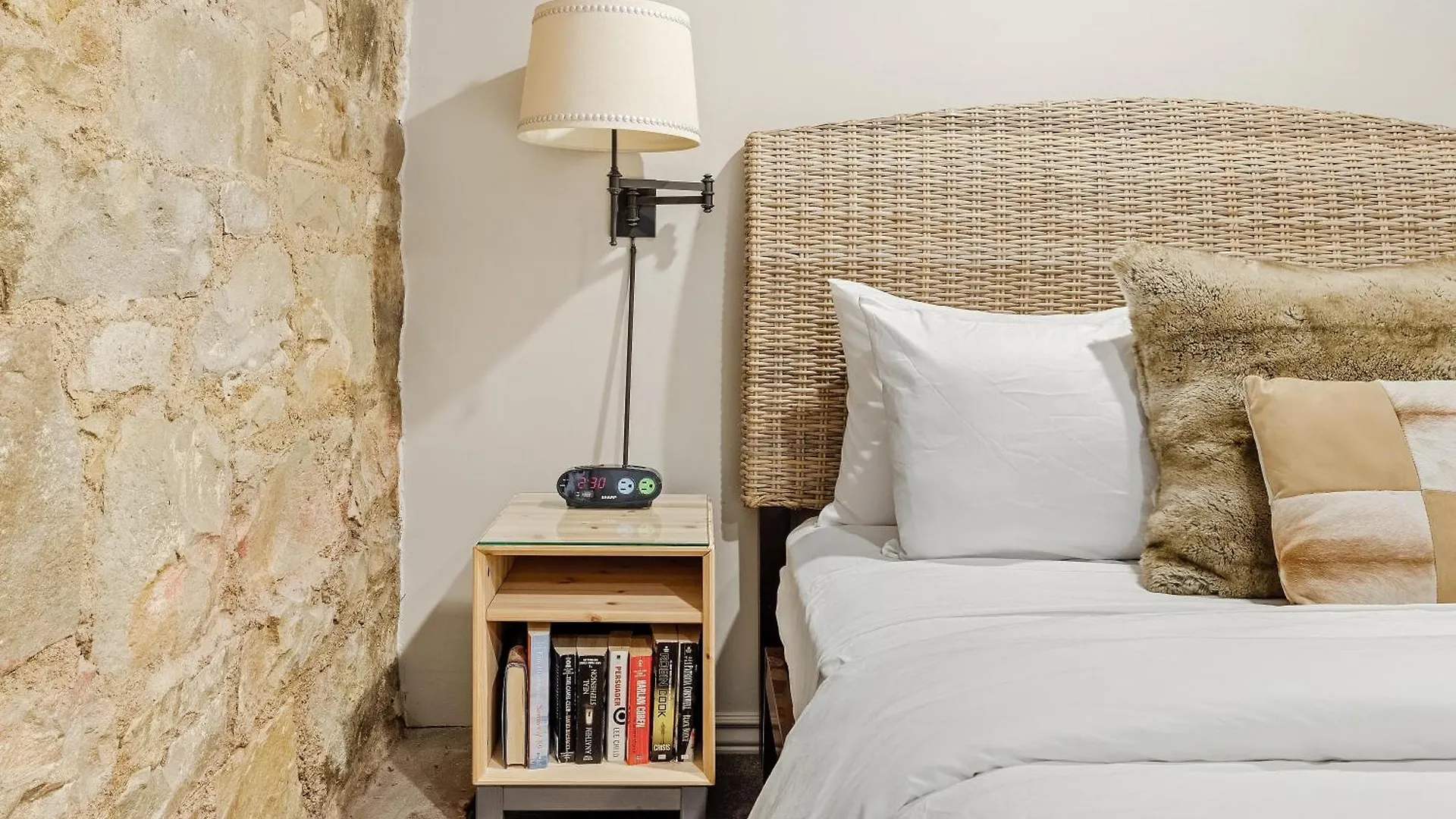 Garden Apartment - Decor Upgrades - Capitol Hill Denver